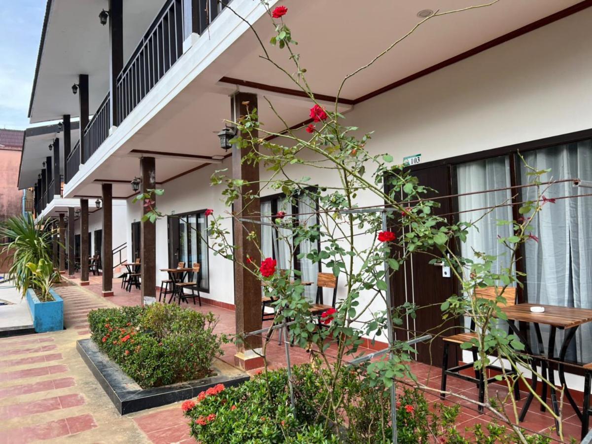 Jasmine Garden Resort Vang Vieng Esterno foto